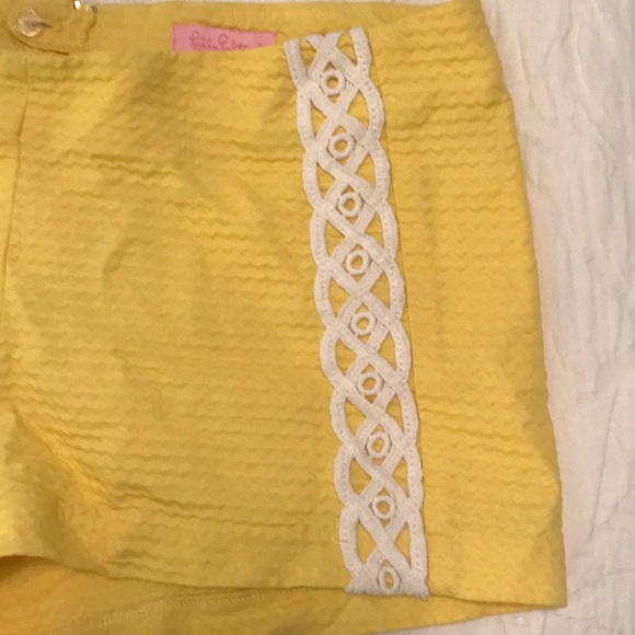 Lilly Pulitzer Lisa Shorts - Picture 3 of 4